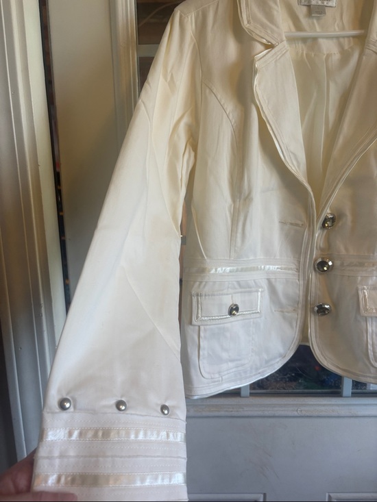 Christopher & Banks Cream Tailored Button-Front Blazer - Picture 4 of 4